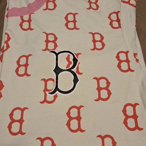 Cream T-shirt And Short Set with Red Logo Boston Red Pattern - Picture 3 of 10